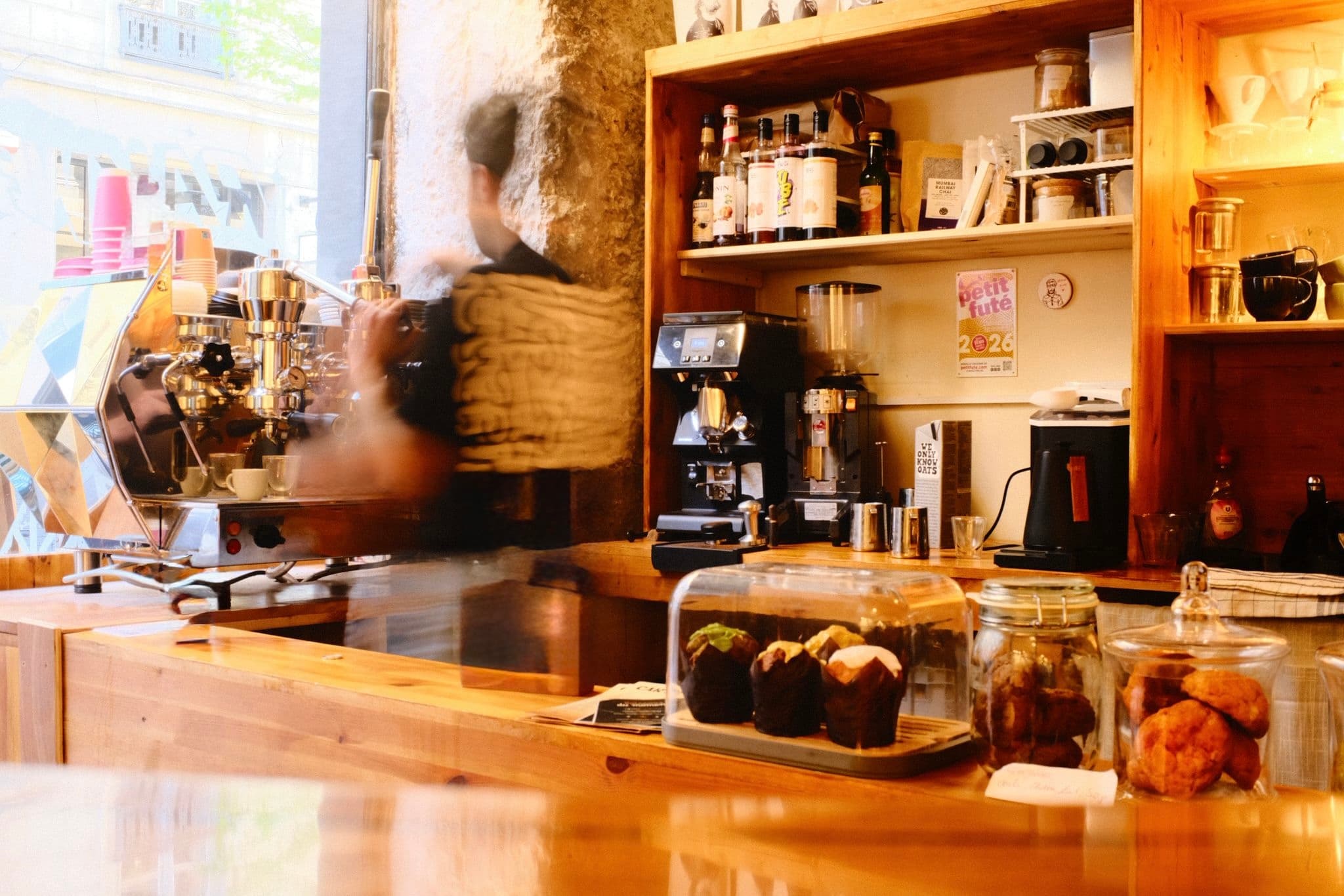 Un univers visuel ancré dans le café